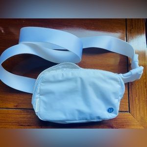 Lululemon Everywhere Belt Bag 1L